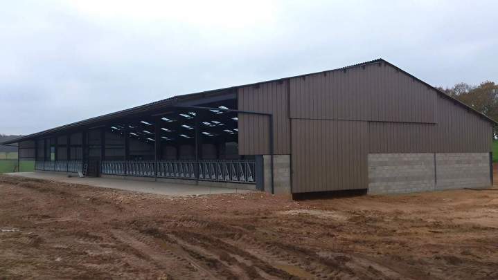 Construction de bâtiment agricole par un professionnel Soumans